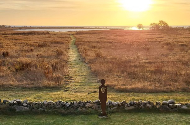 Bo eller möts vid havet eller sjön